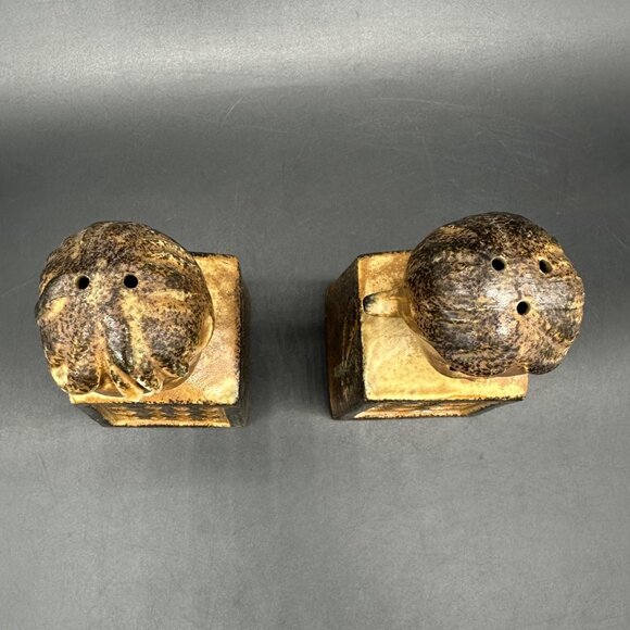 Vintage Shaker Set 1970s Boy Girl Brown Salt Pepper Boho Kitschy Figurines - Picture 6 of 8